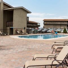 Отель Capt. Thomson's Resort бассейн фото 3