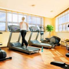 Отель Courtyard by Marriott Berlin City Center фитнесс-зал фото 4