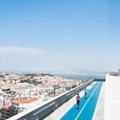 Отель Four Seasons Hotel Ritz Lisbon Португалия, Лиссабон - отзывы, цены и фото номеров - забронировать отель Four Seasons Hotel Ritz Lisbon онлайн пляж