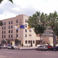 Отель Holiday Inn Madrid - Calle Alcala парковка