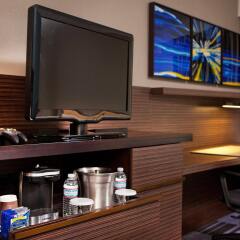 Отель Hilton Newark Airport США, Элизабет - отзывы, цены и фото номеров - забронировать отель Hilton Newark Airport онлайн удобства в номере