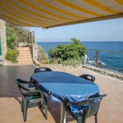 Апартаменты Dream Apartment by the sea Костарайнера пляж
