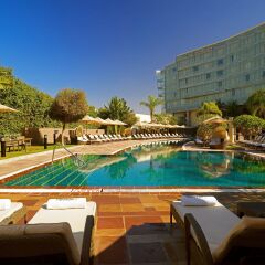 Отель Le Meridien Cairo Airport с домашними животными