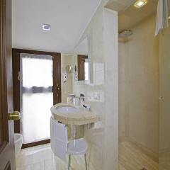 Отель Spagna Hotel Италия, Венеция - отзывы, цены и фото номеров - забронировать отель Spagna Hotel онлайн ванная фото 2