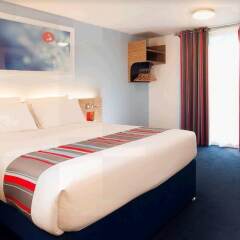 Отель Travelodge Manchester Piccadilly комната для гостей фото 2