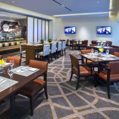 Отель Newark Liberty International Airport Marriott США, Ньюарк - отзывы, цены и фото номеров - забронировать отель Newark Liberty International Airport Marriott онлайн питание фото 2