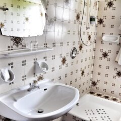 Отель Pension St. Urban Меран ванная