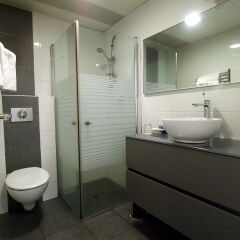 Sea Land Suites Израиль, Тель-Авив - 11 отзывов об отеле, цены и фото номеров - забронировать отель Sea Land Suites онлайн ванная
