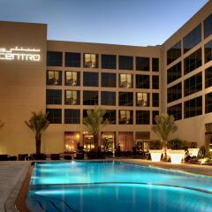 Отель Centro Sharjah - by Rotana Шарджа бассейн