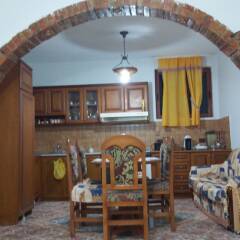 Отель House With 2 Bedrooms in Berat, With Wifi Албания, Берат - отзывы, цены и фото номеров - забронировать отель House With 2 Bedrooms in Berat, With Wifi онлайн комната для гостей фото 2
