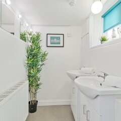 Отель Kemptown Central - Brighton Getaways Кемптаун ванная