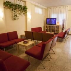 Отель Хостел Albergue Studio Испания, Барселона - 3 отзыва об отеле, цены и фото номеров - забронировать отель Хостел Albergue Studio онлайн интерьер отеля фото 3