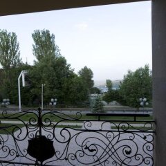Отель Russia Hotel (Цахкадзор) Армения, Цахкадзор - отзывы, цены и фото номеров - забронировать отель Russia Hotel (Цахкадзор) онлайн балкон