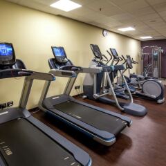 Отель DoubleTree by Hilton Milan Милан фитнесс-зал фото 4