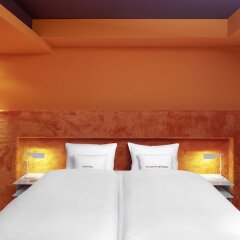 25hours Hotel The Goldman комната для гостей
