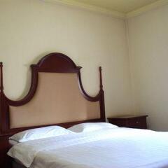 Отель Beijing Tang House Fuxue Hutong сейф в номере