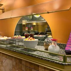 Отель Coast Plaza Hotel and Suites Канада, Ванкувер - отзывы, цены и фото номеров - забронировать отель Coast Plaza Hotel and Suites онлайн питание