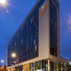 Отель Crowne Plaza Manchester City Centre Великобритания, Манчестер - отзывы, цены и фото номеров - забронировать отель Crowne Plaza Manchester City Centre онлайн вид на фасад фото 2
