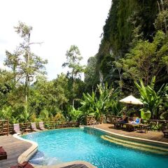 Отель Aonang Cliff View Resort бассейн