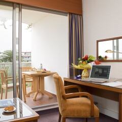 Отель Novotel Cannes Montfleury Франция, Канны - отзывы, цены и фото номеров - забронировать отель Novotel Cannes Montfleury онлайн удобства в номере фото 2