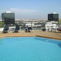Отель Holiday Inn Lisbon бассейн фото 3