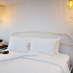 Отель Hide and Seek Boutique Hometel Бангкок комната для гостей фото 5