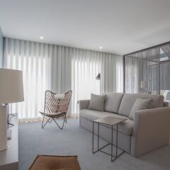 Апартаменты Liiiving In Porto Downtown Luxury Studio Порту комната для гостей фото 3