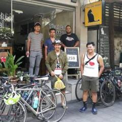 Thai Cat Hostel Bb Bangkok Бангкок спортивное сооружение