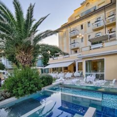 Hotel Lunariccione спортивное сооружение