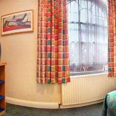 Отель Comfort Inn St Pancras - Kings Cross сейф в номере
