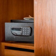 Отель Beluga Boutique Hotel Таиланд, Самуи - отзывы, цены и фото номеров - забронировать отель Beluga Boutique Hotel онлайн сейф в номере