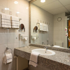NOVINA HOTEL Südwestpark Nürnberg ванная