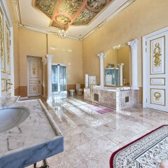 Гостиница Palace Yelizavetino в Гатчине отзывы, цены и фото номеров - забронировать гостиницу Palace Yelizavetino онлайн Гатчина ванная
