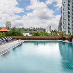 Отель Adelphi Grande Sukhumvit By Compass Hospitality Бангкок бассейн