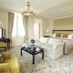 Shangri-La Hotel Paris Париж комната для гостей