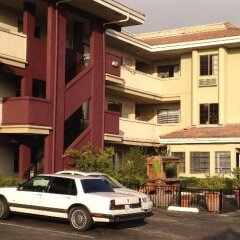 Executive Inn Hotel городской автобус