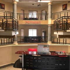 Отель Pentagon Luxury Suites Enugu Нигерия, Энугу - отзывы, цены и фото номеров - забронировать отель Pentagon Luxury Suites Enugu онлайн интерьер отеля фото 2