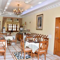 Отель Bajaj Indian Home Stay питание