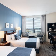 Ocean Promenade Hotel in White Rock, Canada from 143$, photos, reviews - zenhotels.com guestroom photo 3