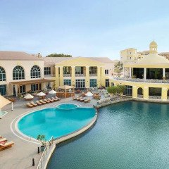 Отель Courtyard by Marriott Dubai Green Community балкон