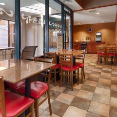 Отель Best Western Dunkirk & Fredonia Inn США, Дюнкерк - отзывы, цены и фото номеров - забронировать отель Best Western Dunkirk & Fredonia Inn онлайн питание фото 3