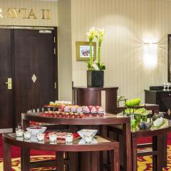 Отель Prague Marriott Hotel Чехия, Прага - 10 отзывов об отеле, цены и фото номеров - забронировать отель Prague Marriott Hotel онлайн детские мероприятия
