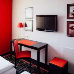 Отель Vienna House Easy Pilsen Чехия, Пльзень - 3 отзыва об отеле, цены и фото номеров - забронировать отель Vienna House Easy Pilsen онлайн удобства в номере фото 2