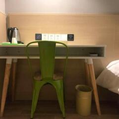 Отель Hi Inn Suzhou New Guanqian Branch Китай, Сучжоу - отзывы, цены и фото номеров - забронировать отель Hi Inn Suzhou New Guanqian Branch онлайн удобства в номере фото 2