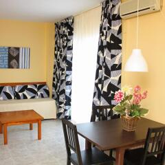 Отель Sol Lunamar Apartamentos - Adults Only комната для гостей