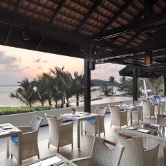 Отель Anantara Lawana Koh Samui Resort гостиничный бар