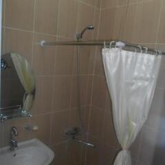 Отель Guest House Lali Грузия, Местиа - отзывы, цены и фото номеров - забронировать отель Guest House Lali онлайн ванная фото 2