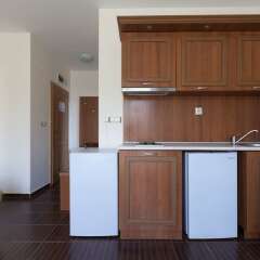 Апартаменты One Bedroom Apartment with Large Balcony в номере