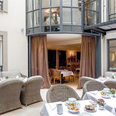 Отель Hôtel Chateaubriand Champs Elysées Париж