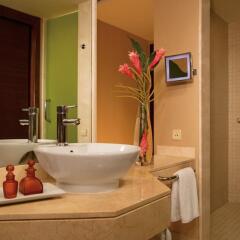 Отель Now Garden Punta Cana All Inclusive Доминикана, Пунта Кана - 1 отзыв об отеле, цены и фото номеров - забронировать отель Now Garden Punta Cana All Inclusive онлайн ванная